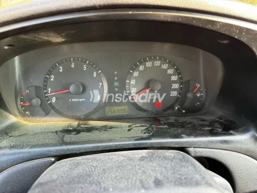 هيونداي افانتي 2005 أبيض مستعملة للبيع - 8