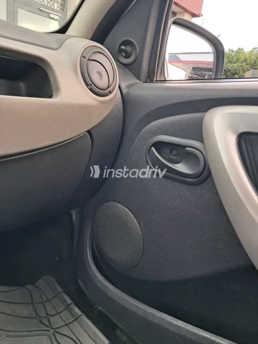 Renault Sandero 2011 White Used for Sale - 8