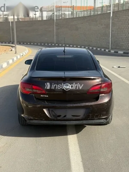 اوبل أسترا 2018 بني مستعملة للبيع - 2