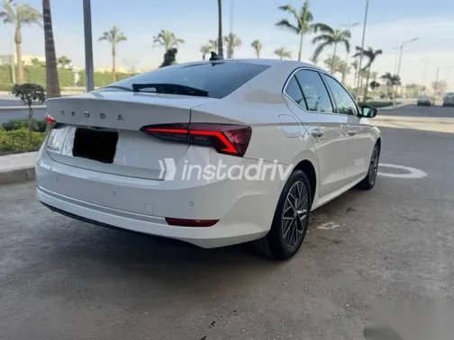 سكودا اوكتافيا 2021 أبيض مستعملة للبيع - 5