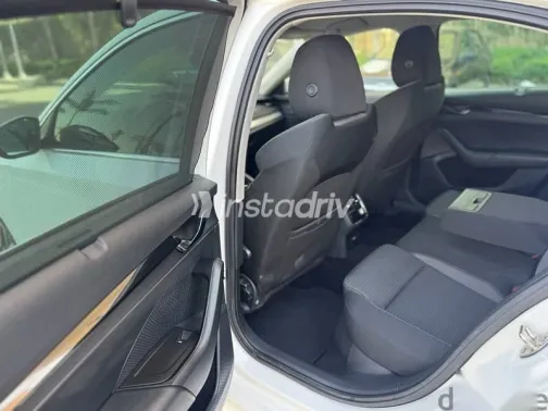 سكودا اوكتافيا 2021 أبيض مستعملة للبيع - 9