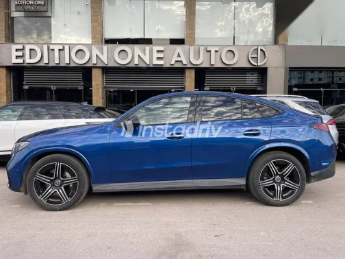 مرسيدس GLC 200 2024 أزرق غامق مستعملة للبيع - 2