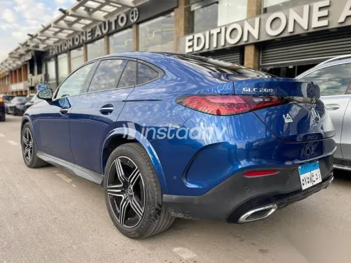 مرسيدس GLC 200 2024 أزرق غامق مستعملة للبيع - 3