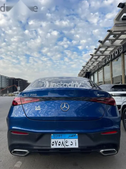 مرسيدس GLC 200 2024 أزرق غامق مستعملة للبيع - 5