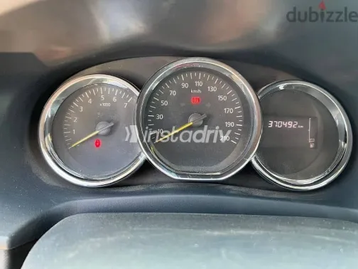 Renault Logan 2015 Gold Used for Sale - 4