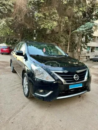 نيسان صنى 2021 أسود مستعملة للبيع