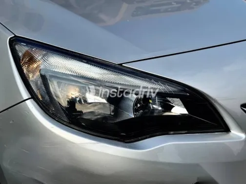 اوبل أسترا 2020 فضي مستعملة للبيع - 2