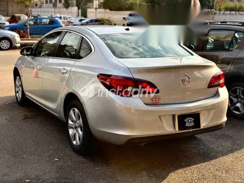 اوبل أسترا 2020 فضي مستعملة للبيع - 8