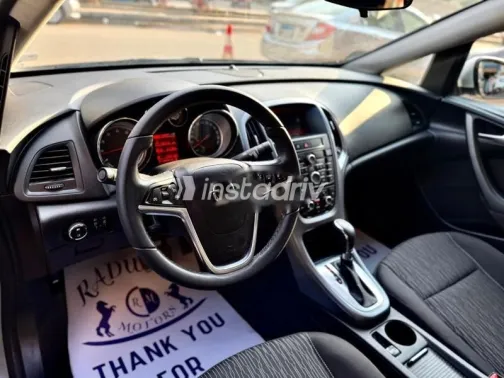 اوبل أسترا 2020 فضي مستعملة للبيع - 4