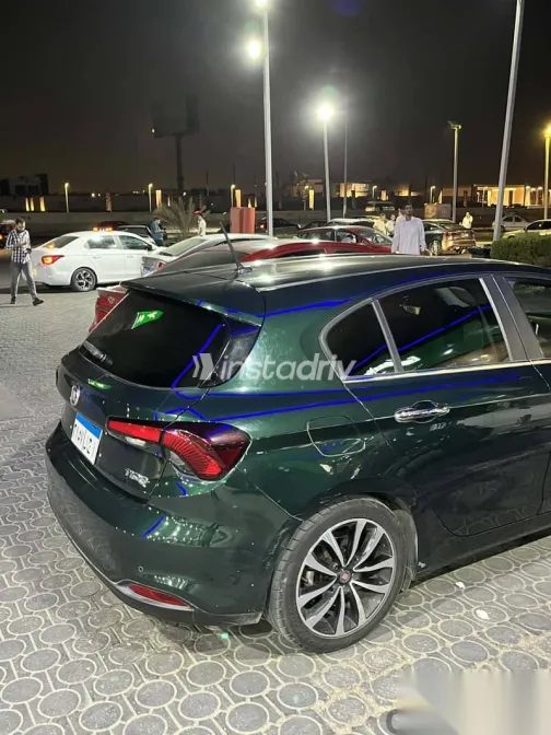 فيات تيبو 2020 أخضر مستعملة للبيع - 6