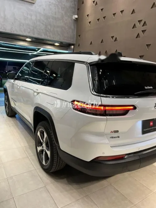 Jeep Grand Cherokee 2024 White Used for Sale - 4