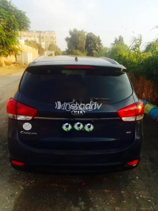 كيا كارينز 2014 بترولي مستعملة للبيع - 2
