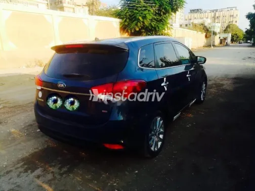 كيا كارينز 2014 بترولي مستعملة للبيع - 4