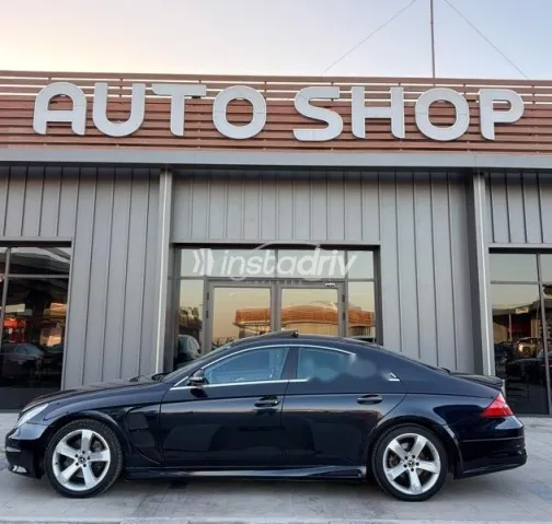 مرسيدس CLS Class 2005 أزرق غامق مستعملة للبيع - 3