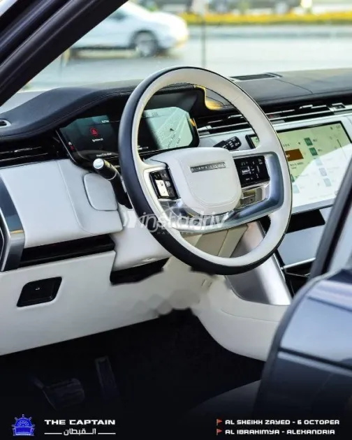 Land Rover Range Rover Vogue 2024 Gray Used for Sale - 4