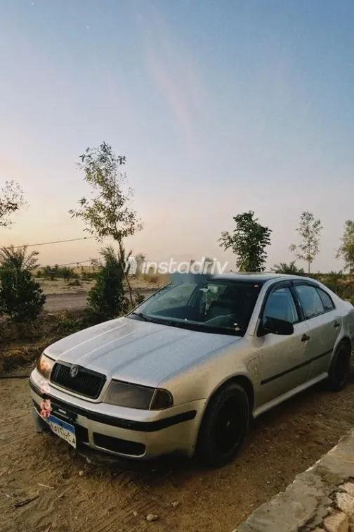 سكودا اوكتافيا 2002 فضي مستعملة للبيع - 1
