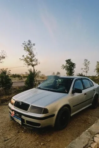 سكودا اوكتافيا 2002 فضي مستعملة للبيع