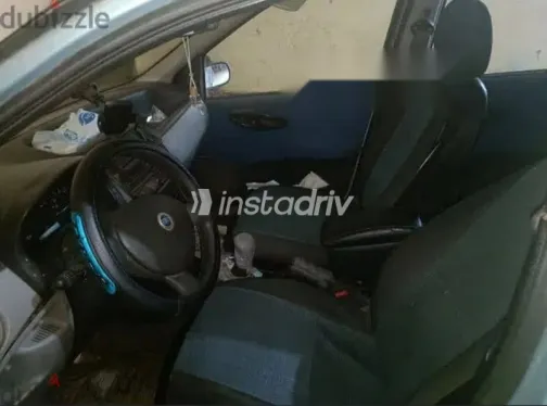 فيات بونتو 2001 أزرق غامق مستعملة للبيع - 5