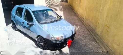 فيات بونتو 2001 أزرق غامق مستعملة للبيع - 8