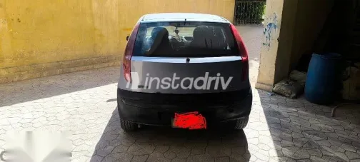 فيات بونتو 2001 أزرق غامق مستعملة للبيع - 9