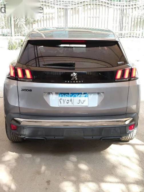 Peugeot 3008 2021 Silver Used for Sale - 1