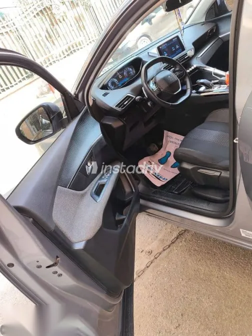 Peugeot 3008 2021 Silver Used for Sale - 9