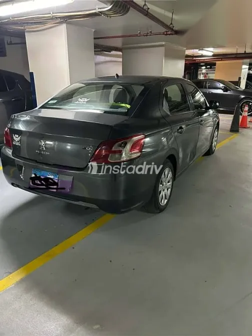 بيجو 301 2016 رمادي مستعملة للبيع - 2