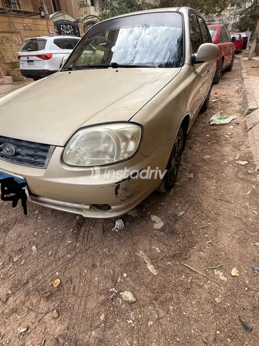 هيونداي فيرنا 2009 أبيض مستعملة للبيع - 4