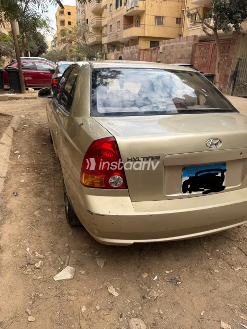 هيونداي فيرنا 2009 أبيض مستعملة للبيع - 6