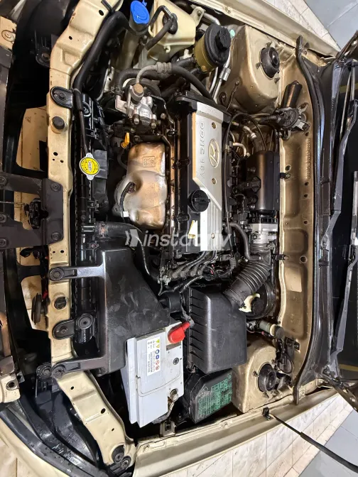 هيونداي فيرنا 2009 أبيض مستعملة للبيع - 7