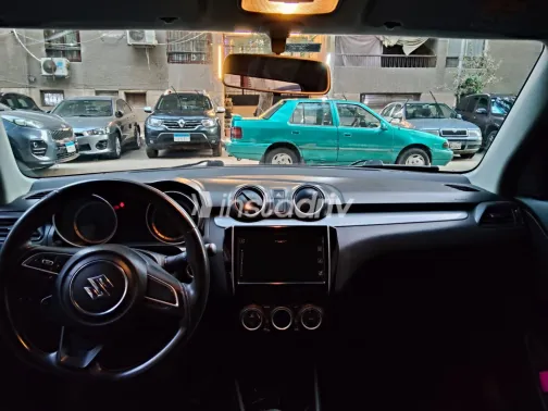 سوزوكى سويفت 2021 أبيض مستعملة للبيع - 8