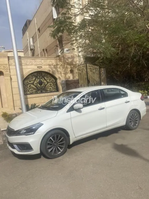 Suzuki Ciaz 2022 White Used for Sale - 2