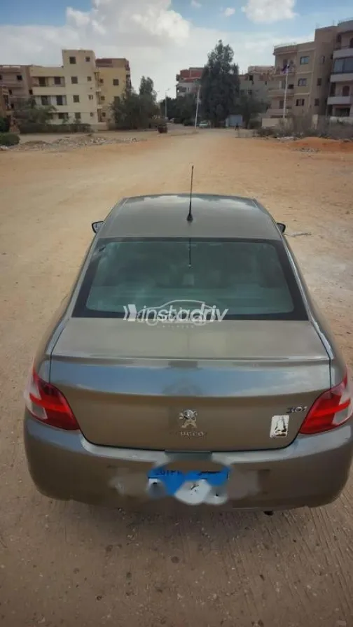بيجو 301 2015 برونزي مستعملة للبيع - 3