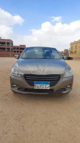 بيجو 301 2015 برونزي مستعملة للبيع