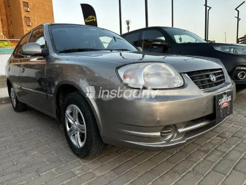 هيونداي فيرنا 2015 رمادي مستعملة للبيع - 3