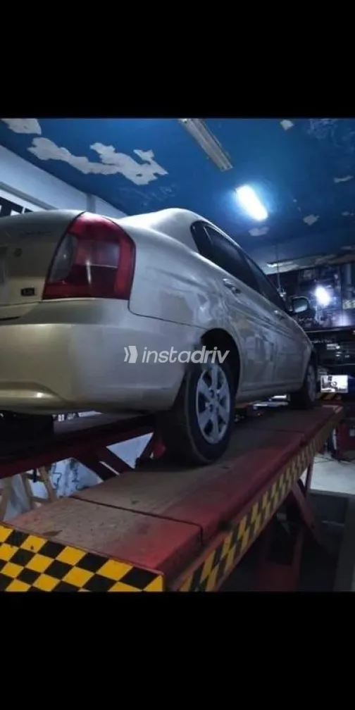 Hyundai Accent 2010 Gold Used for Sale - 3