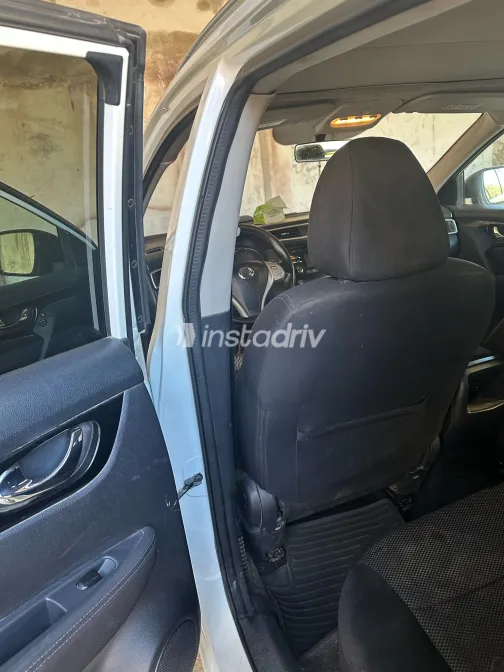 نيسان قشقاي 2017 أبيض مستعملة للبيع - 2