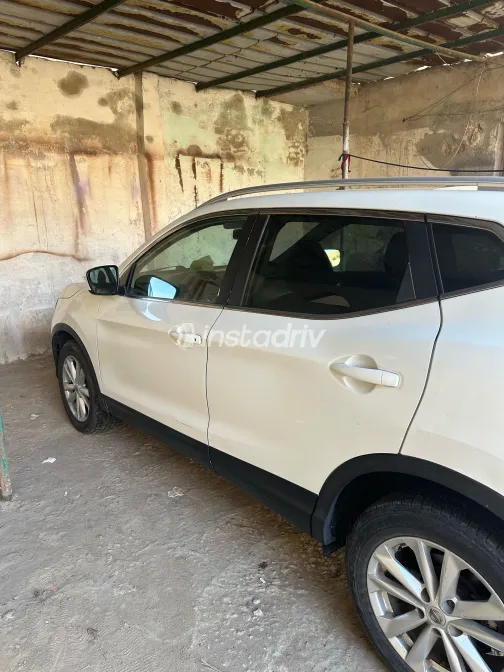 نيسان قشقاي 2017 أبيض مستعملة للبيع - 3