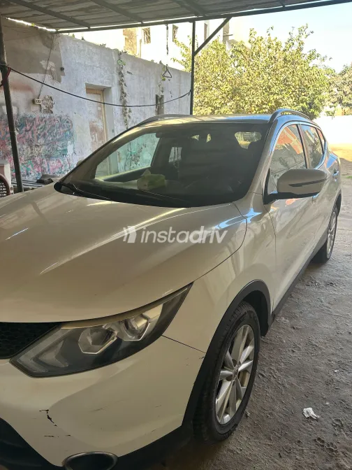 نيسان قشقاي 2017 أبيض مستعملة للبيع - 8