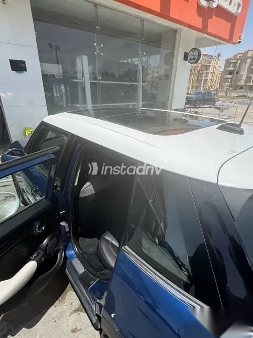 مينى كوبر 2017 أزرق غامق مستعملة للبيع - 6