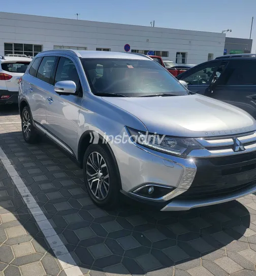 Mitsubishi Outlander 2016 White Used for Sale - 2