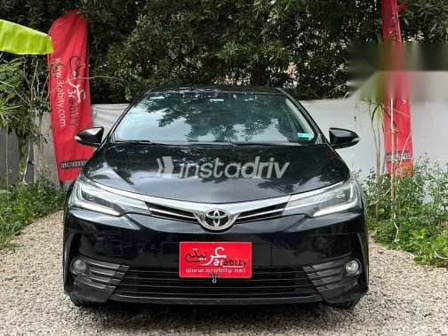 تويوتا كورولا 2017 أسود مستعملة للبيع - 1