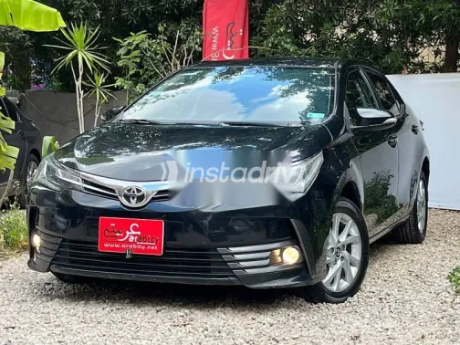 تويوتا كورولا 2017 أسود مستعملة للبيع - 2