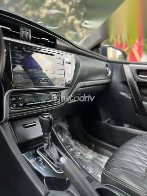 تويوتا كورولا 2017 أسود مستعملة للبيع - 6