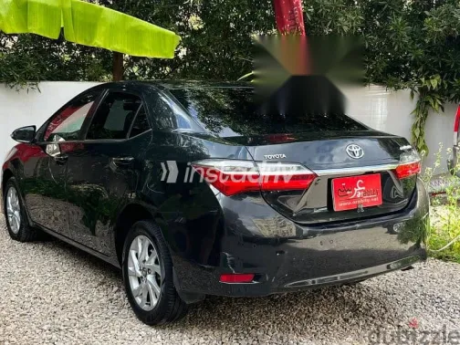 تويوتا كورولا 2017 أسود مستعملة للبيع - 10