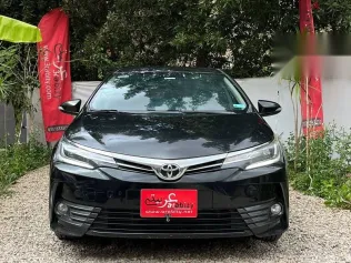 تويوتا كورولا 2017 أسود مستعملة للبيع