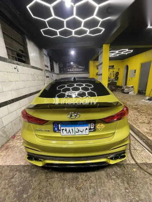 Hyundai Avante 2018 Gold Used for Sale - 2