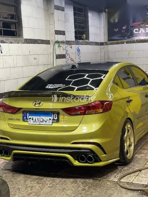 Hyundai Avante 2018 Gold Used for Sale - 3