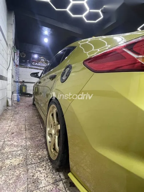 Hyundai Avante 2018 Gold Used for Sale - 5