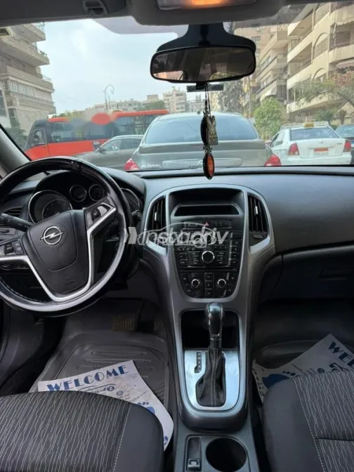 Opel Astra 2018 White Used for Sale - 5